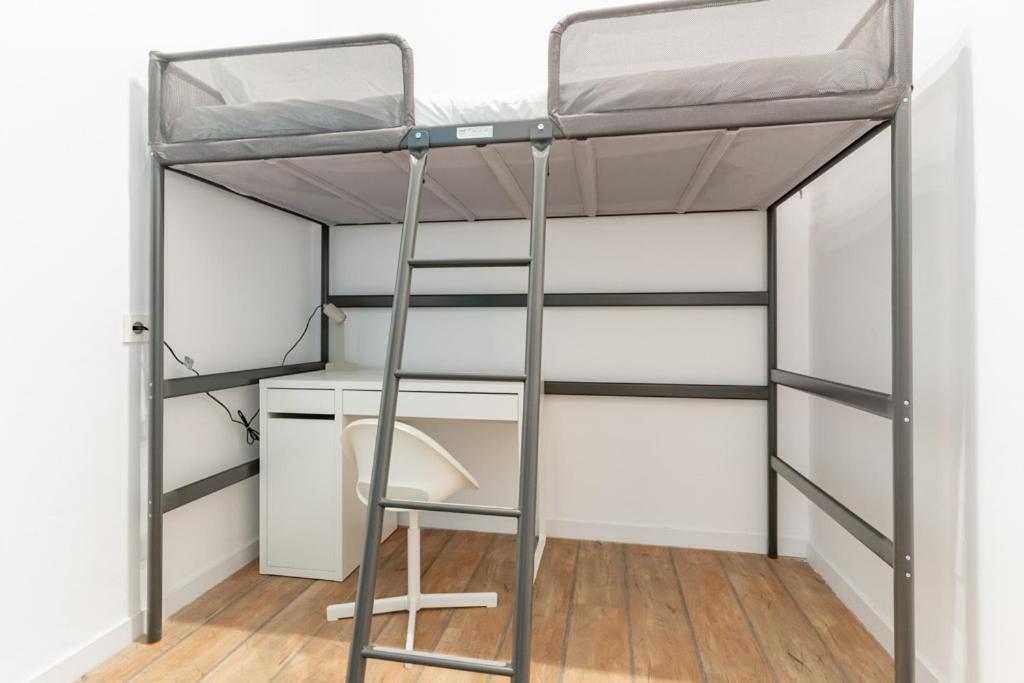 Cozy Renovated -2bedrooms 1bathroom-malasana Appartement Madrid